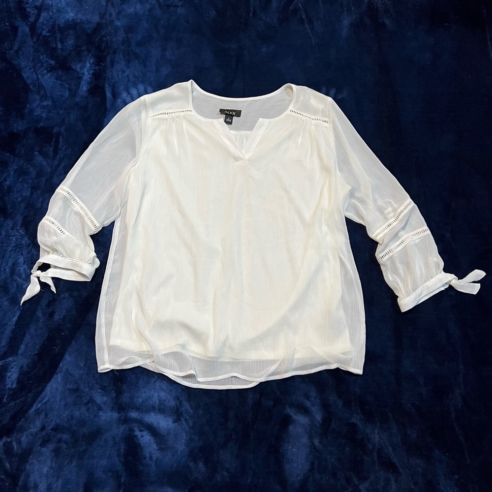 🕊️🦋🪽 White flowy Alyx Blouse ✨🪽